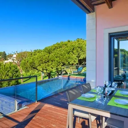 Sleeps 4 Pool Wifi T627032
